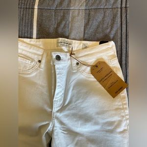 New with tags white pants